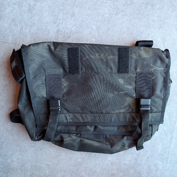 Mission Workshop Black-Camo Monty Messenger Bag w/Arkiv Closure - Picture 1 of 7